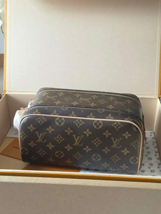 Picture of Louis Vuitton Wallets _SKUfw221244299fw